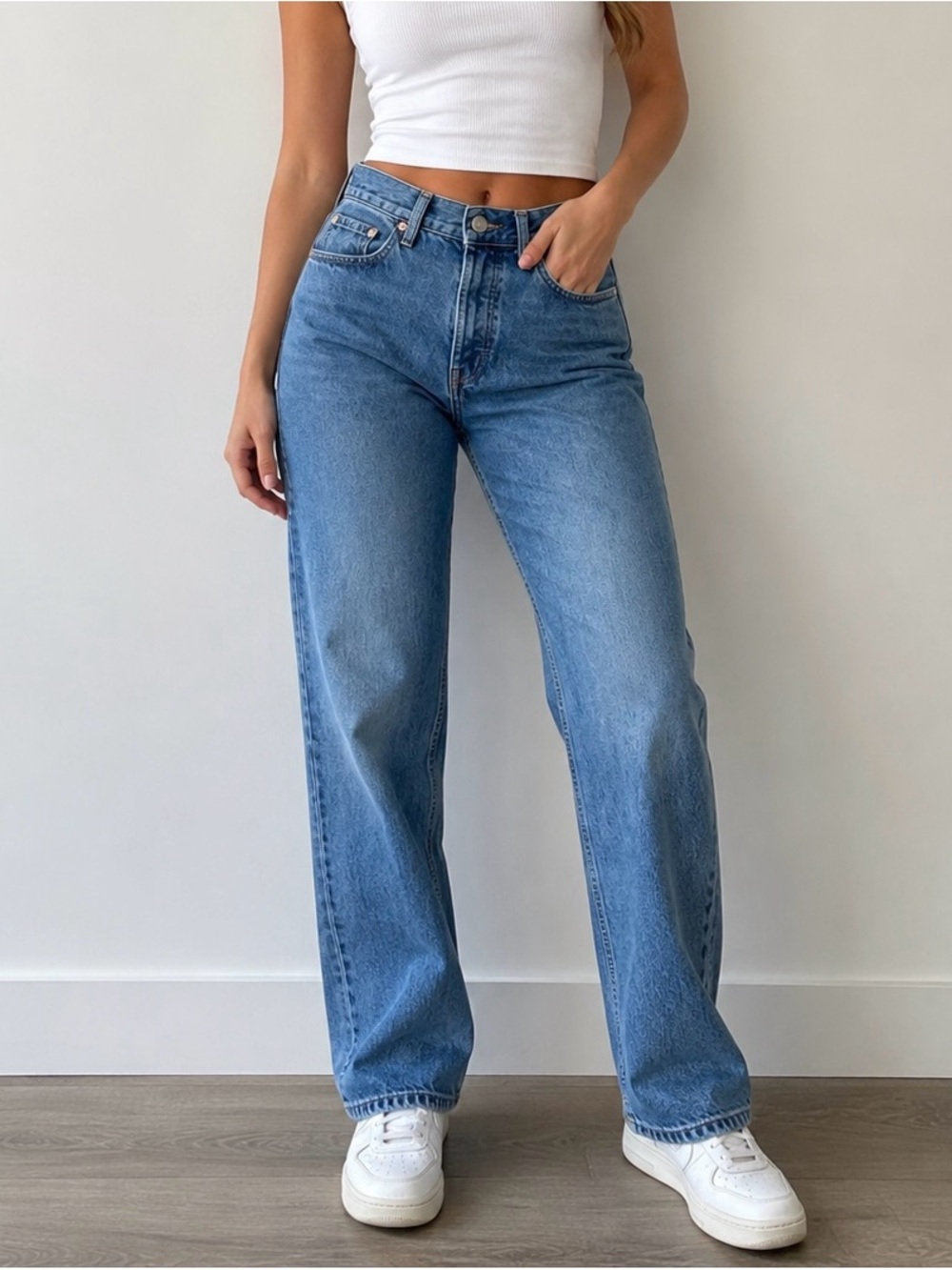 Everlane Straight-Leg Jeans in Medium Blue